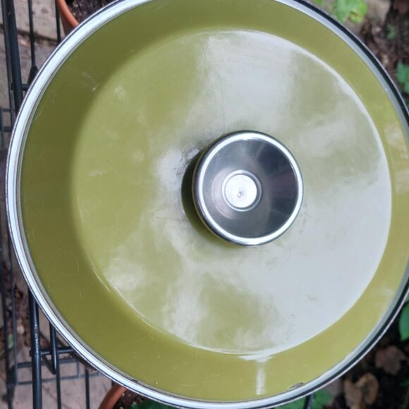 Cathrineholm white and green lotus casserole dish - 10 inches diameter - Picture 7 of 11